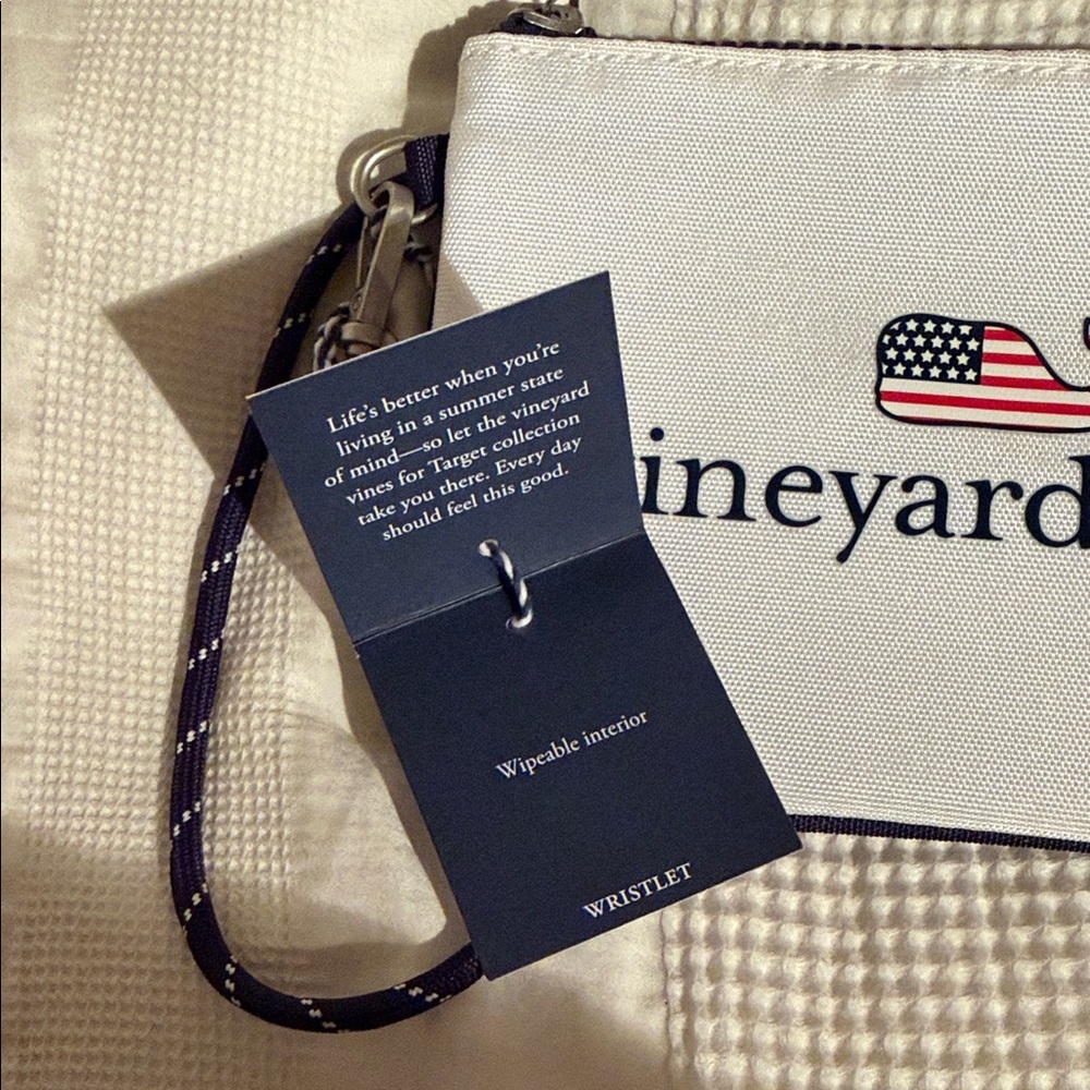 Vineyard Vines and Target white Wristlet with Navy Accents - Picture 3 of 5